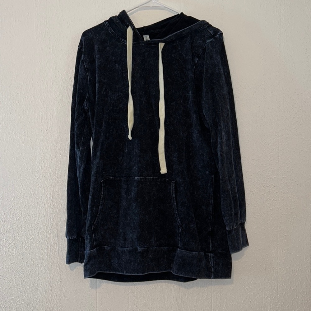 Oversize blue and black hoodie